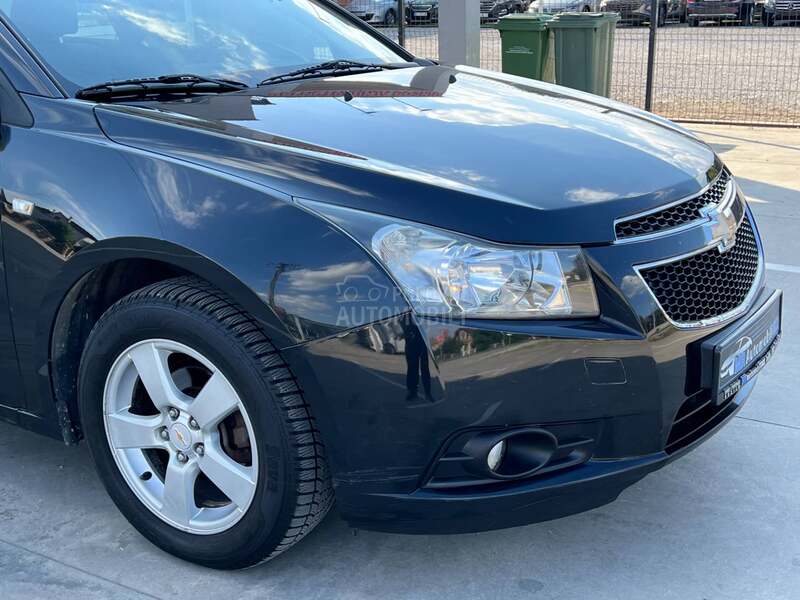 Chevrolet Cruze 1.6b LX CHAMPION