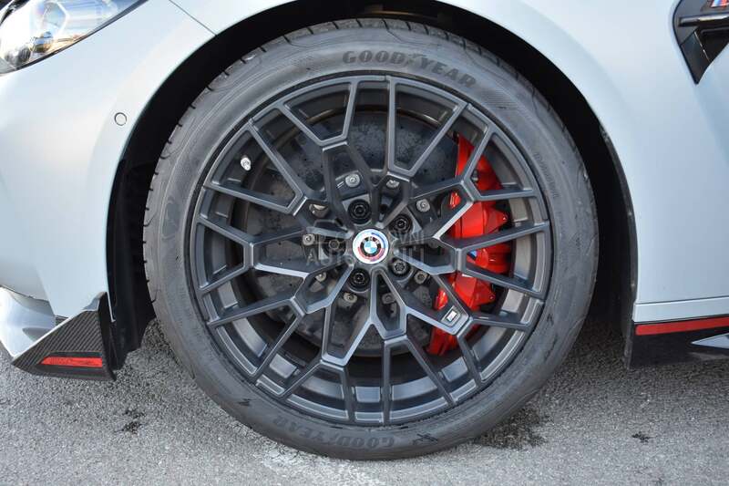 BMW M4 CSL
