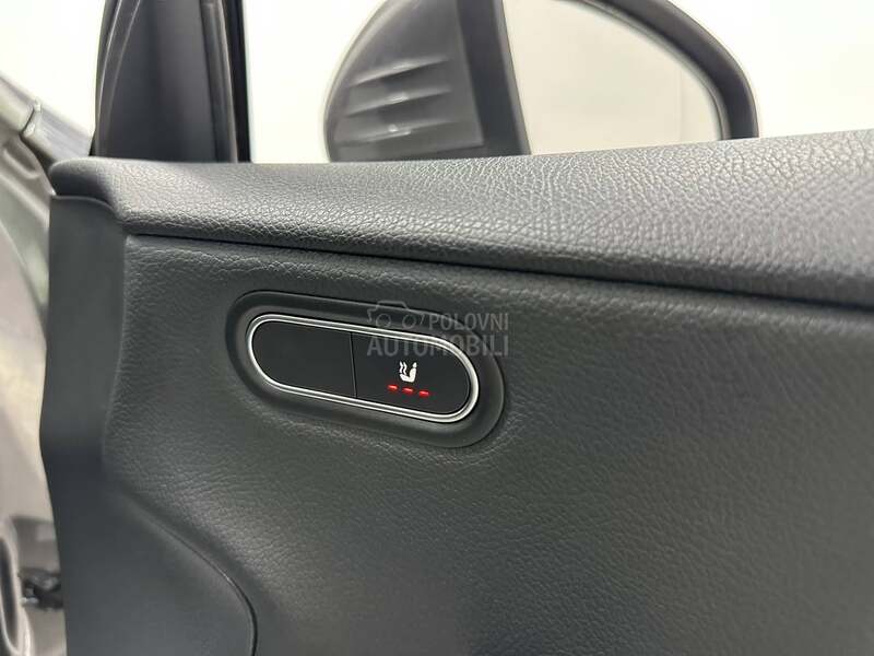 Mercedes Benz A 180 SPORT AUT