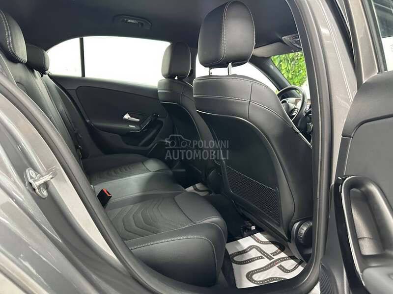 Mercedes Benz A 180 SPORT AUT