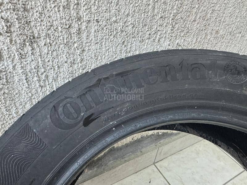 Continental 215/55 R17 Letnja