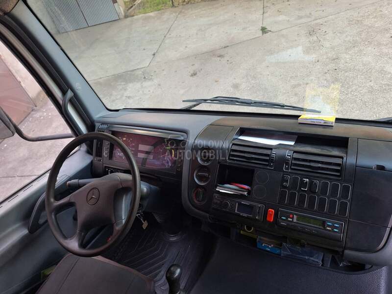 Mercedes Benz Atego 815