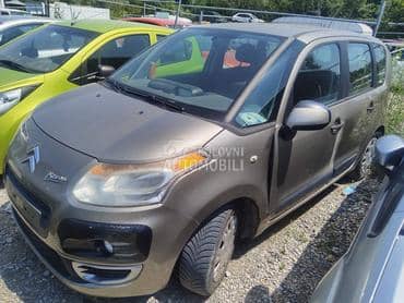 Citroen C3 Picasso 2016. god. -  kompletan auto u delovima