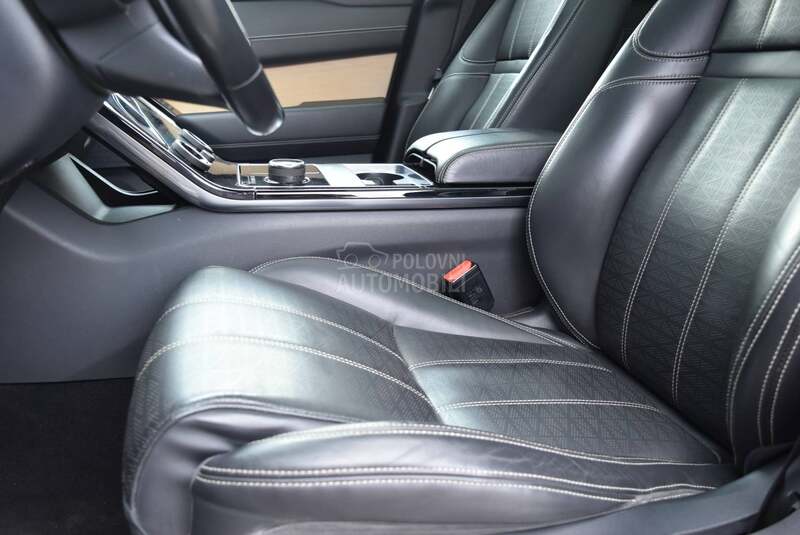 Land Rover Range Rover Velar D300 SE