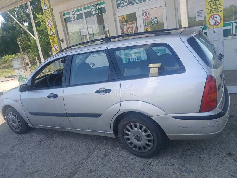 Ford Focus 1.6b