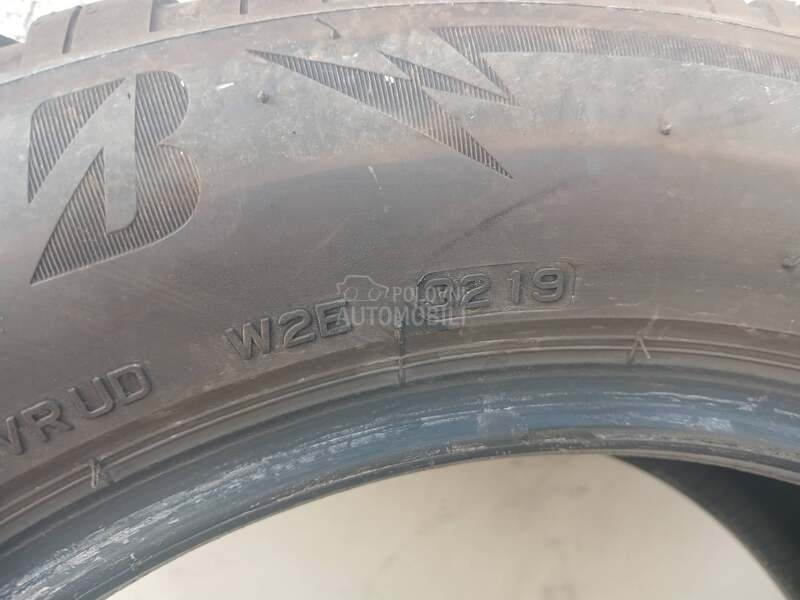 Bridgestone 205/55 R16 Zimska