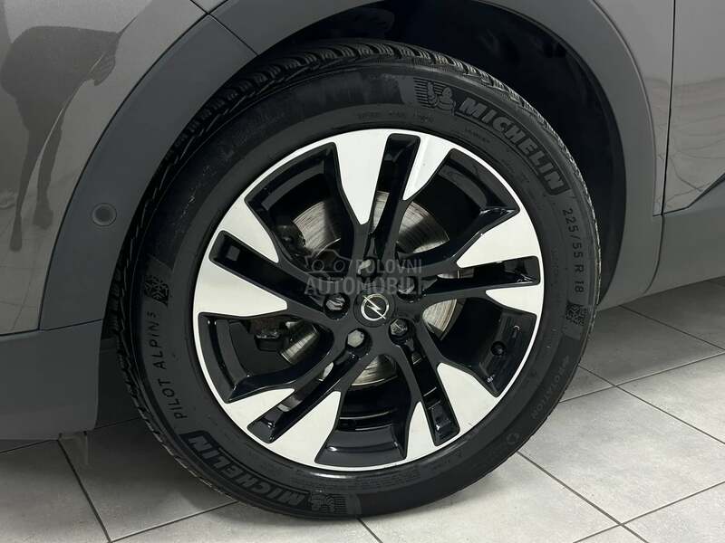 Opel Grandland X 1.2 i INNOVATION