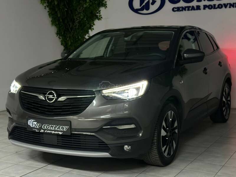 Opel Grandland X 1.2 i INNOVATION