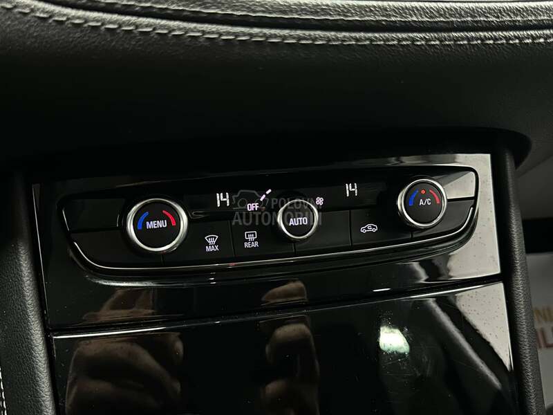 Opel Grandland X 1.2 i INNOVATION