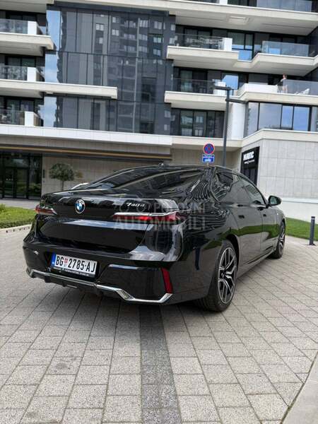 BMW 740 3.0