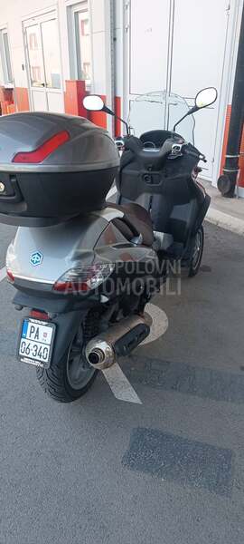 Piaggio MP3 LT
