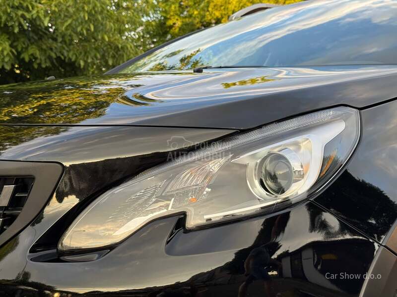 Peugeot 2008 1.5BLUEHDI/ALLURE