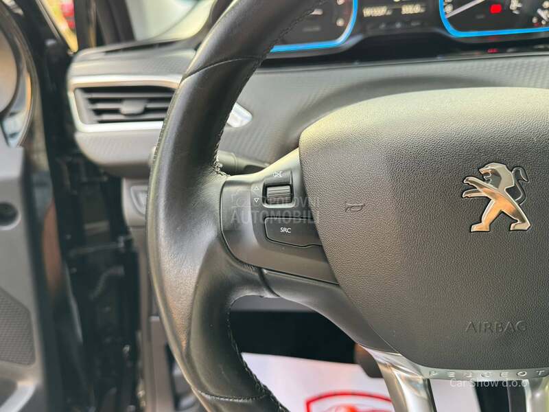 Peugeot 2008 1.5BLUEHDI/ALLURE