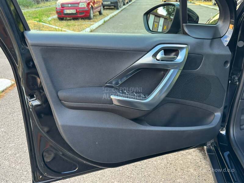 Peugeot 2008 1.5BLUEHDI/ALLURE