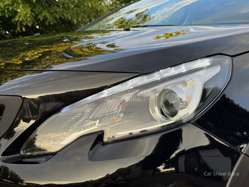 Peugeot 2008 1.5BLUEHDI/ALLURE