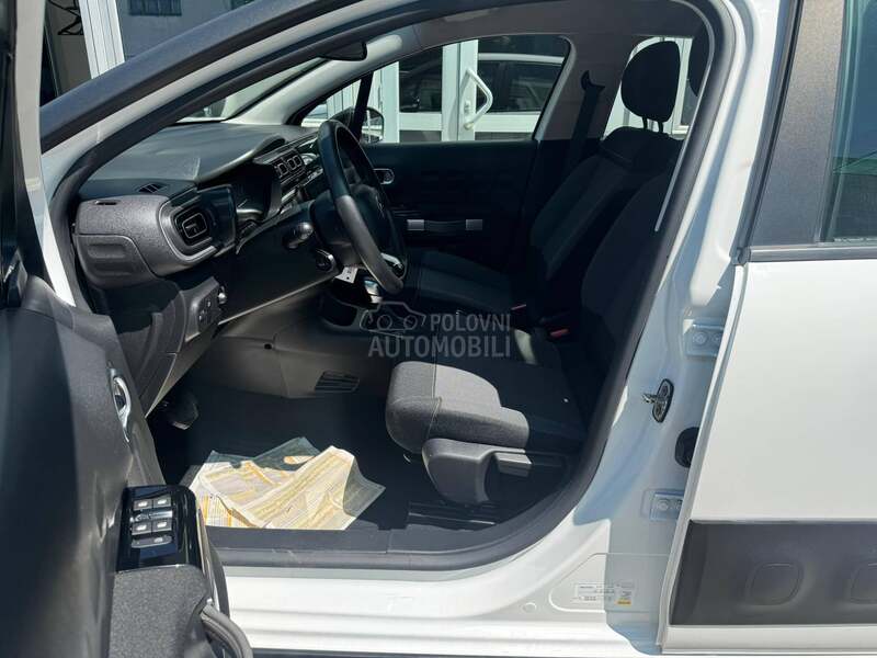 Citroen C3 1.2 b Shine aut