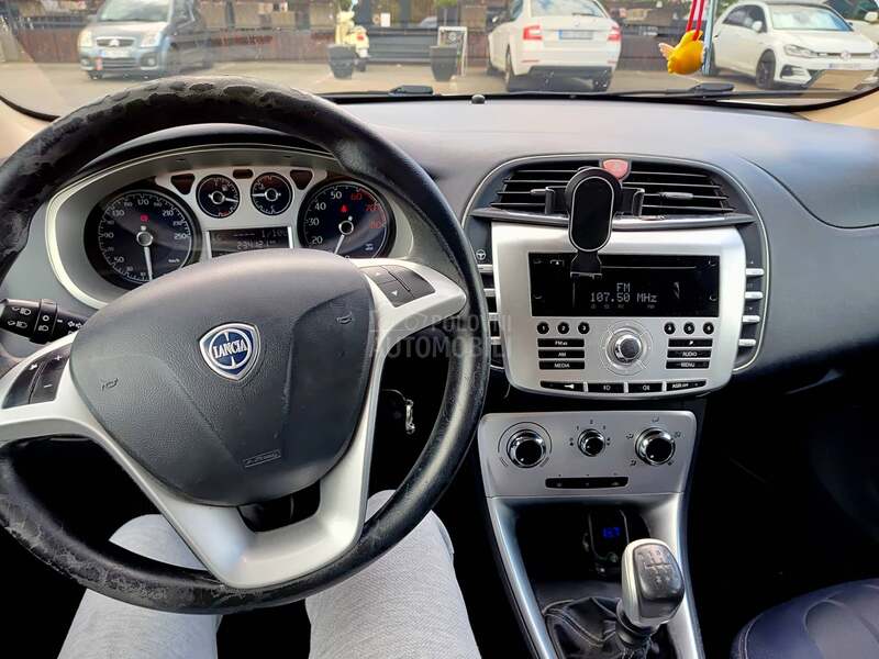 Lancia Delta 1.4 TJET