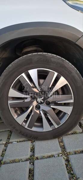 Peugeot 2008 1.2 Allure Platinum