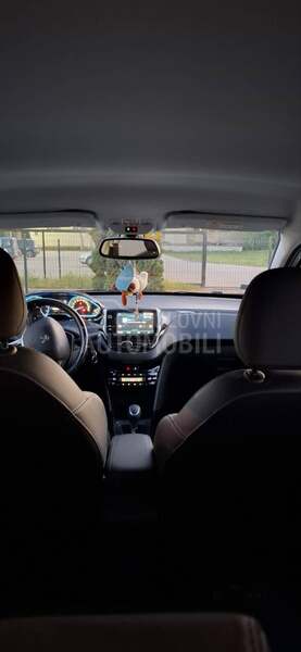 Peugeot 2008 1.2 Allure Platinum