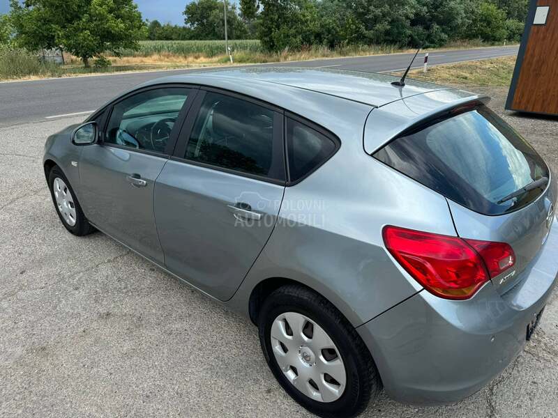Opel Astra J 1.7CDTI