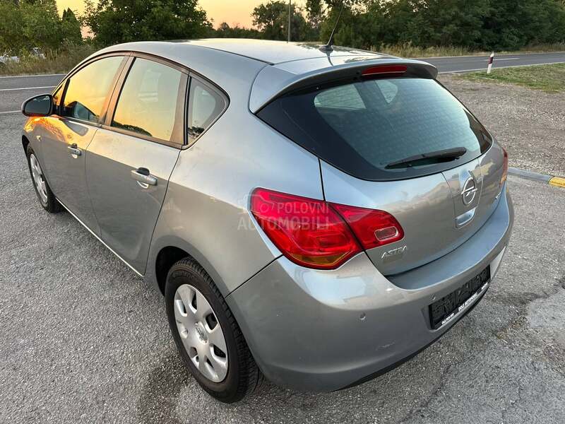Opel Astra J 1.7CDTI