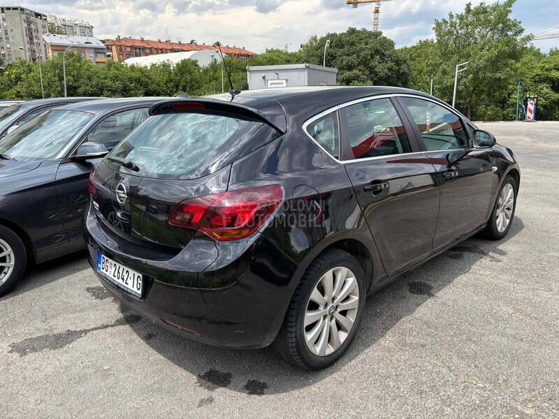 Opel Astra J 1.6