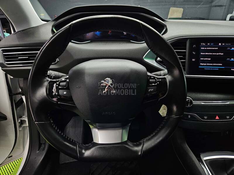 Peugeot 308 1.2B/VIRTUAL