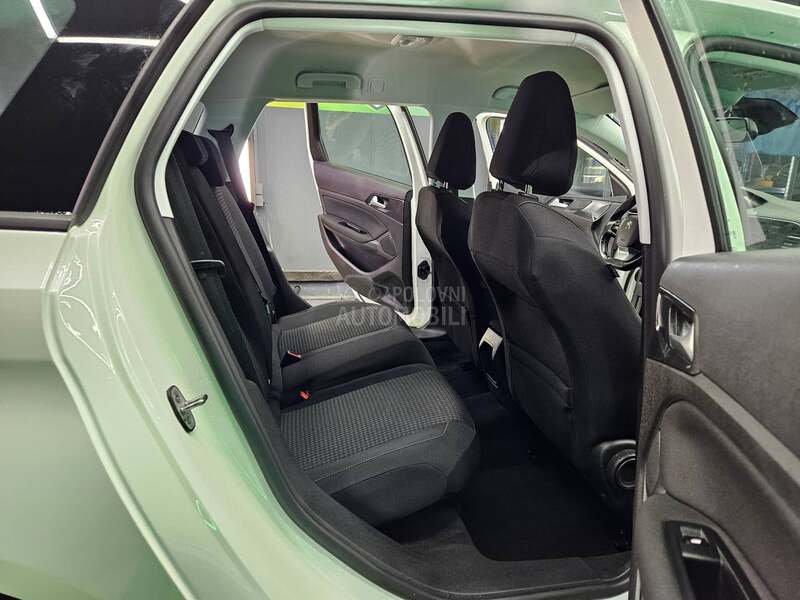 Peugeot 308 1.2B/VIRTUAL