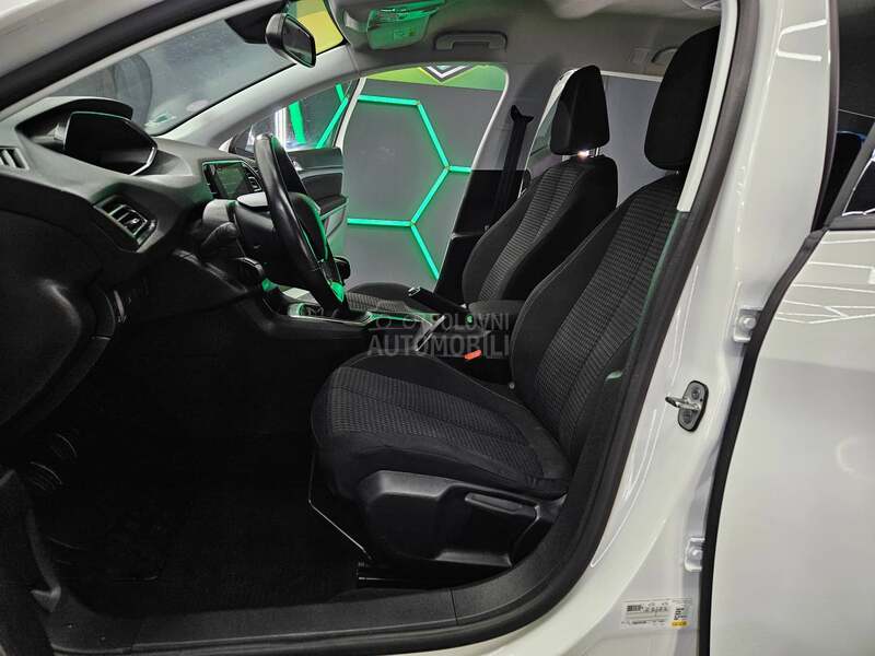 Peugeot 308 1.2B/VIRTUAL