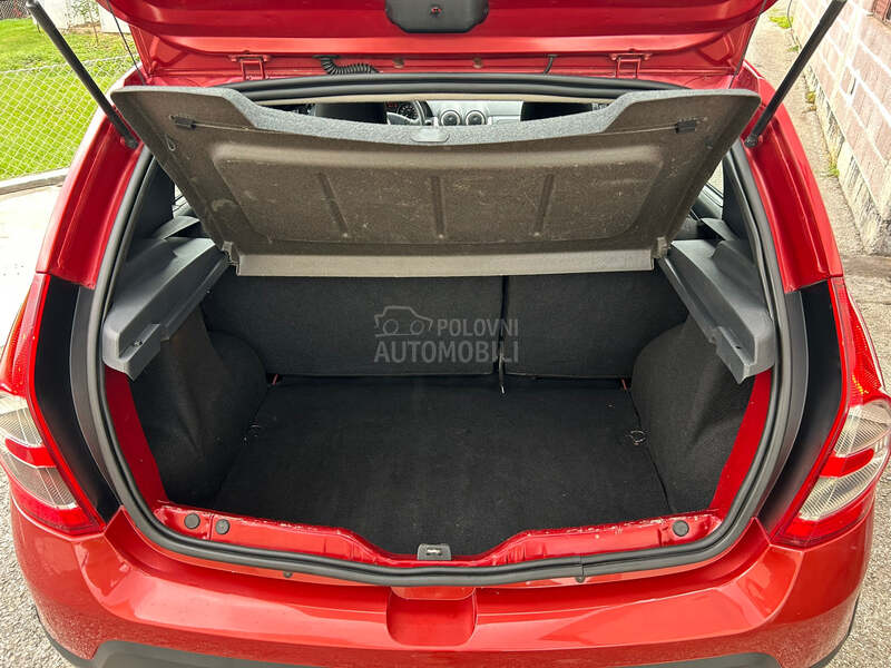 Dacia Stepway 1.6 VRH STANJE