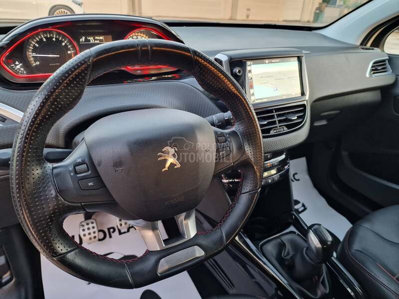 Peugeot 2008 Pure Tech GT LINE