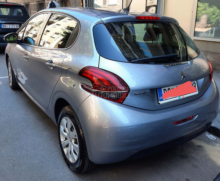 Peugeot 208 