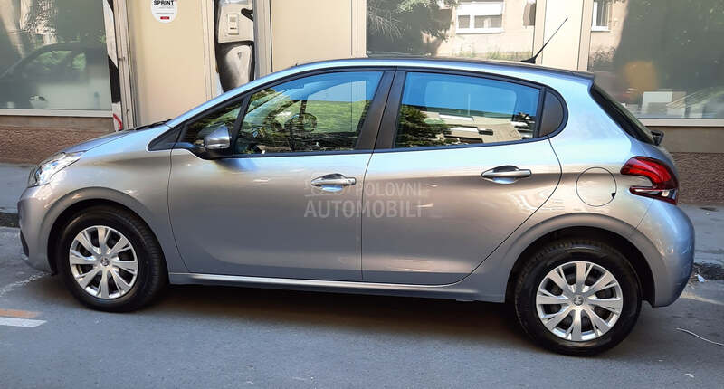 Peugeot 208 