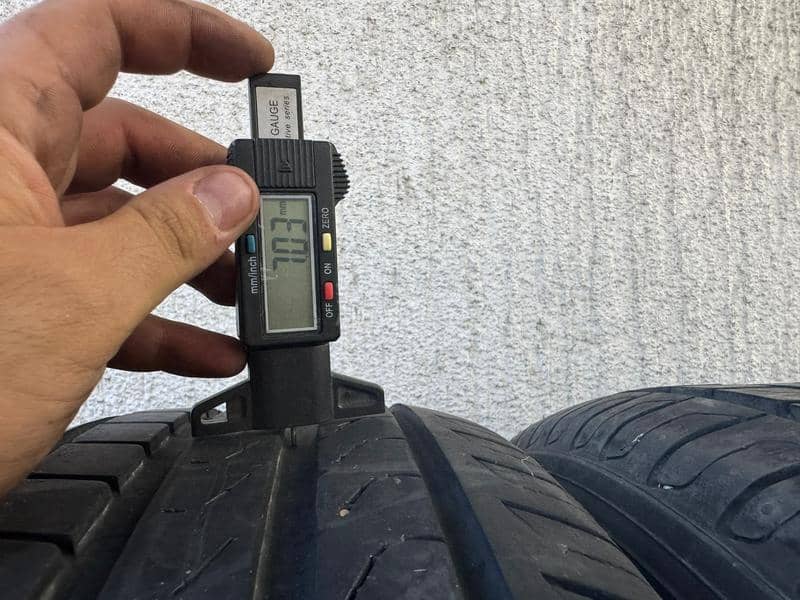 Pirelli 215/65 R17 Letnja