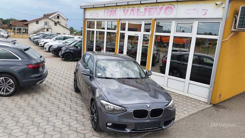 BMW 118 2.0 IZUZZETNO STANJE