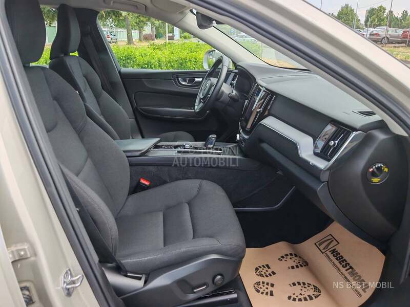 Volvo XC60 2.0d/Momentum/4x4