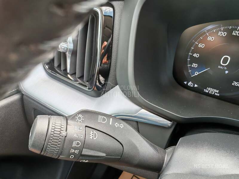Volvo XC60 2.0d/Momentum/4x4