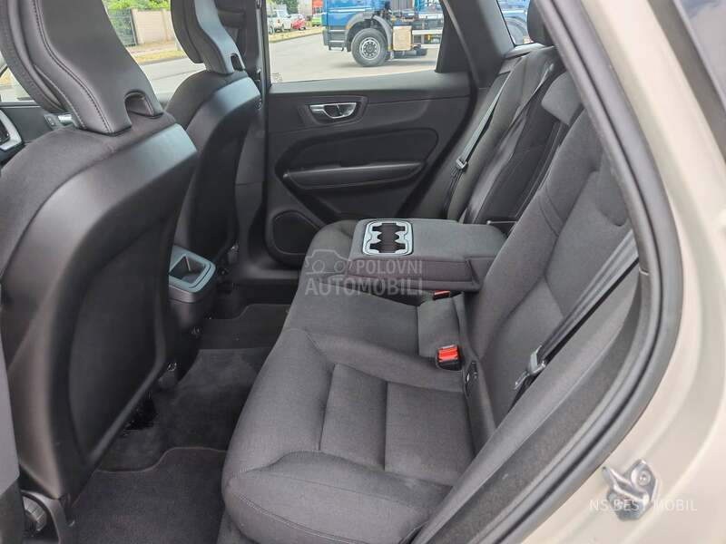 Volvo XC60 2.0d/Momentum/4x4