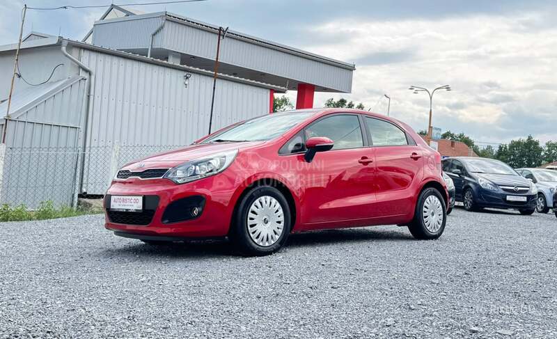 Kia Rio DYNAMIC L E D  T0P