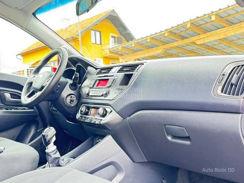 Kia Rio DYNAMIC L E D  T0P