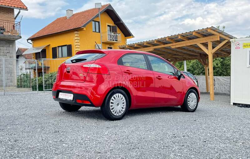 Kia Rio DYNAMIC L E D  T0P