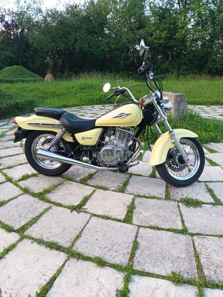 Suzuki Marauder 250