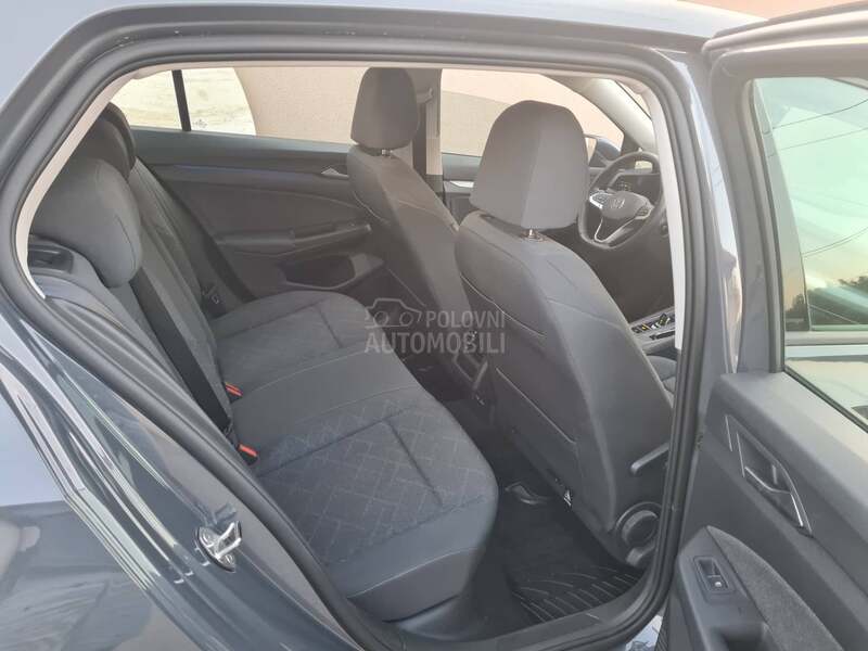 Volkswagen Golf 8 DSG E-TSI LIFE