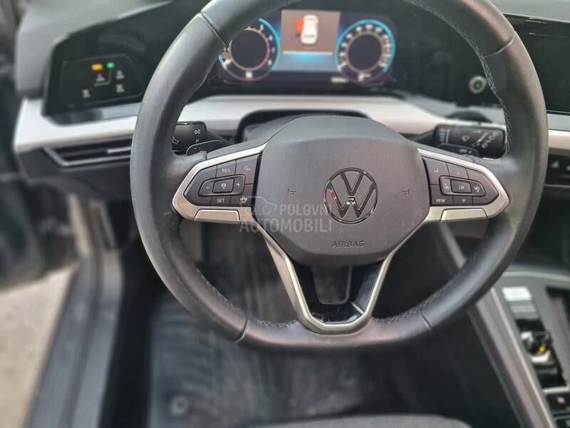 Volkswagen Golf 8 DSG E-TSI LIFE
