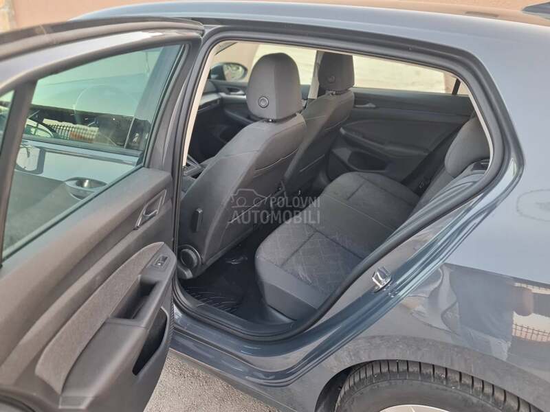 Volkswagen Golf 8 DSG E-TSI LIFE