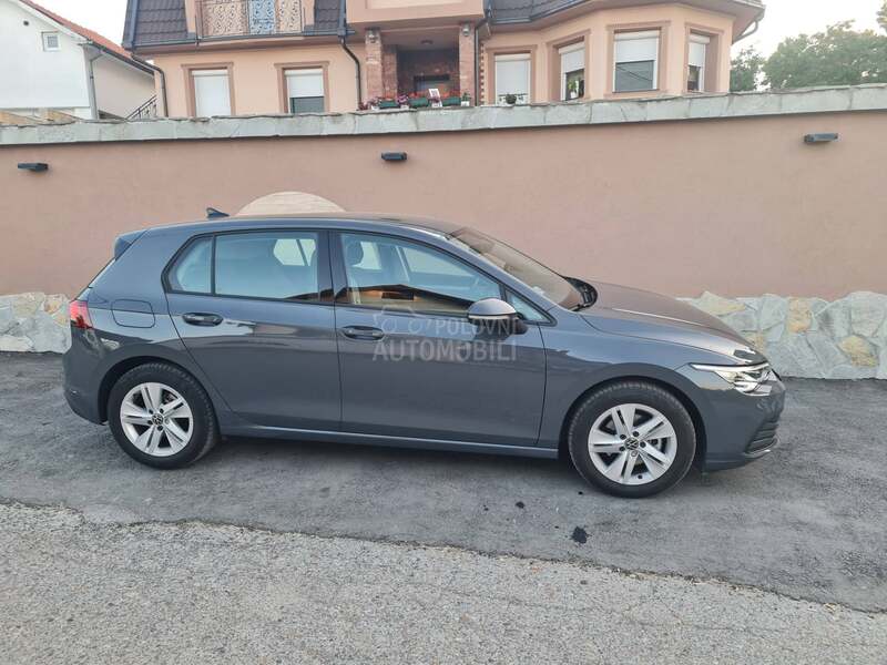 Volkswagen Golf 8 DSG E-TSI LIFE