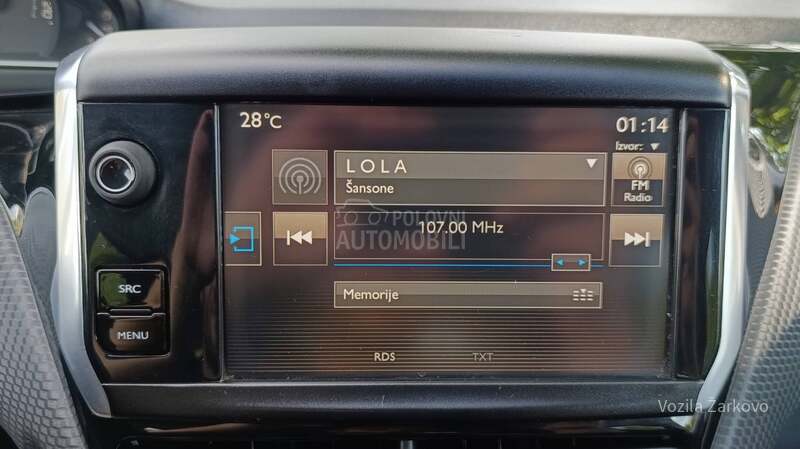 Peugeot 2008 1.2 PURETECH STYLE
