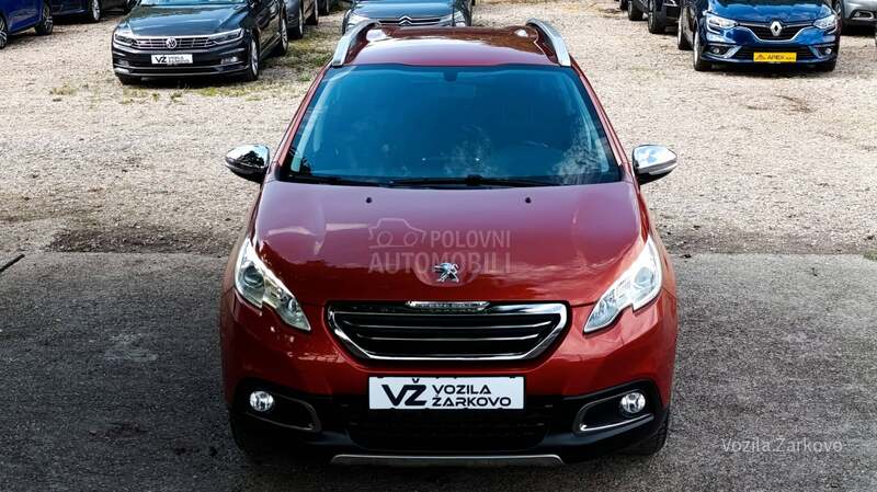 Peugeot 2008 1.2 PURETECH STYLE