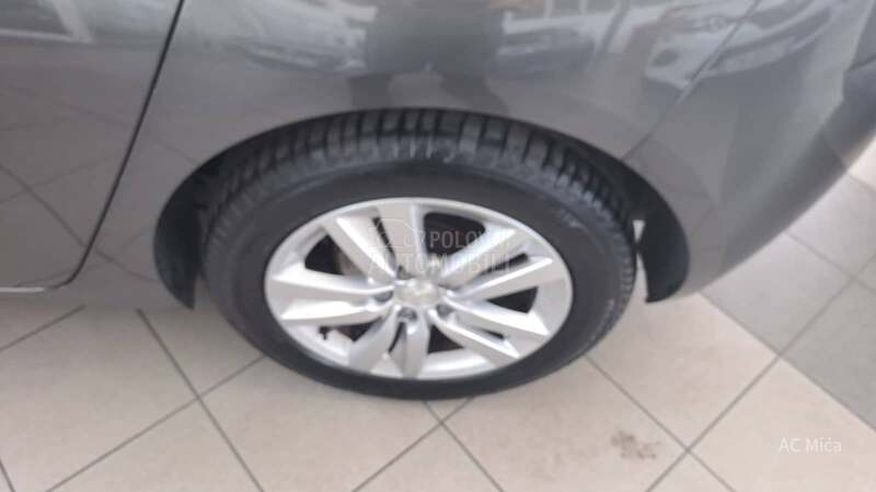 Peugeot 308 1.5 BLU NAV ALU AUT