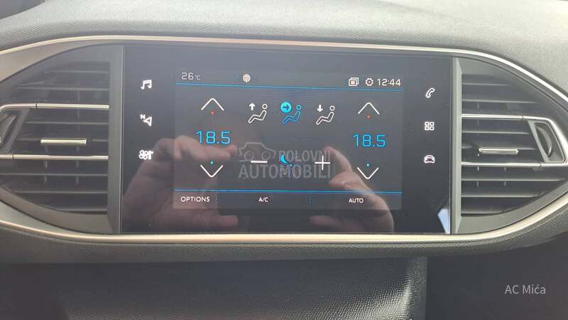 Peugeot 308 1.5 BLU NAV ALU AUT